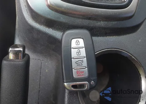 2015 Hyundai Genesis 3.8 Base z USA, uszkodzony, nr VIN KMHHU6KJ0FU124671